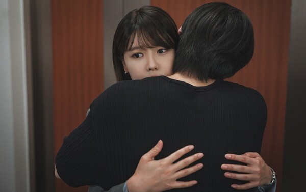 《偶像瘋子》崔秀英、金宰永迎戰姜宇成殺人案真相的劇情解析