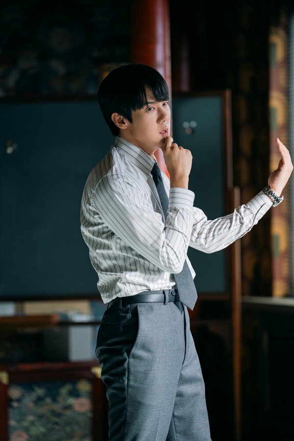 柳演錫在《神與律師事務所》中多變附身演技引爆觀眾期待