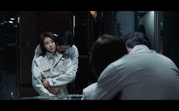 ENA《權慾之巔Climax》檢察官方泰燮政界新動向激發熱播潮