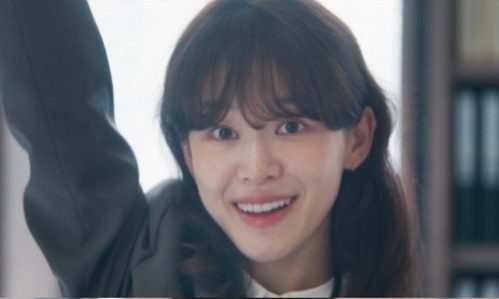 JTBC '신입사원 강회장' 이주명, 송중기 잇는 막내딸 유니버스 활약상