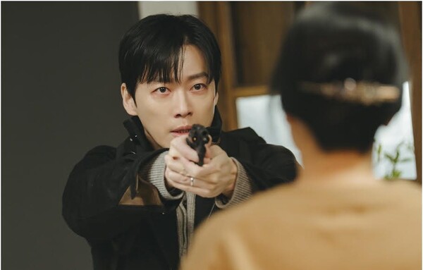 '<b>결혼의 완성</b>' 남궁민, 장인·장모에 패륜…30억 요구하며 총 겨눠