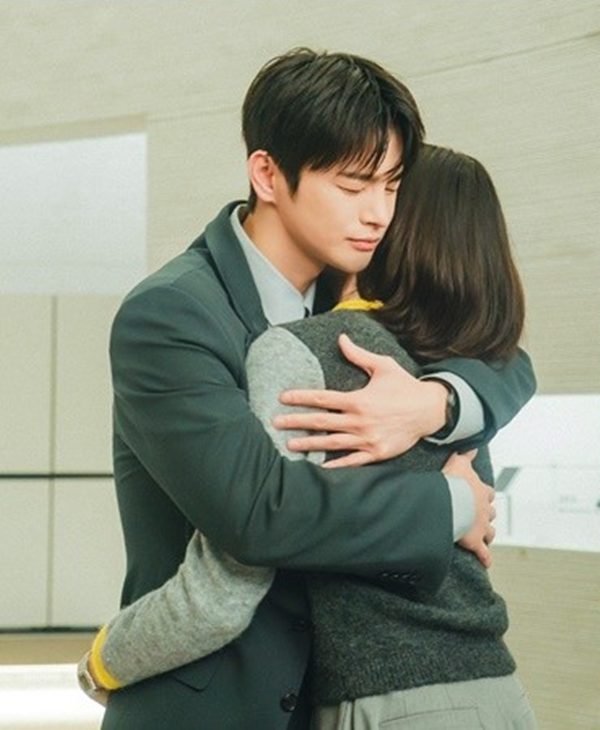 '<b>내일도 출근</b>!' 서인국박지현, 공개 연애 다음은 결혼?