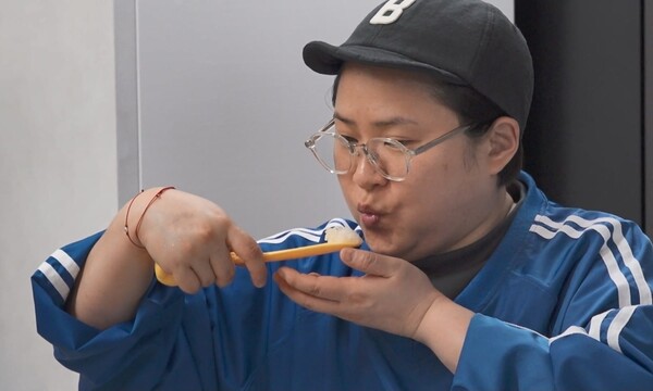 '<b>나 혼자 산다</b>' 김신영, 무지개 첫 손님 '류혜영' 초대한 뭉클한 사연은...