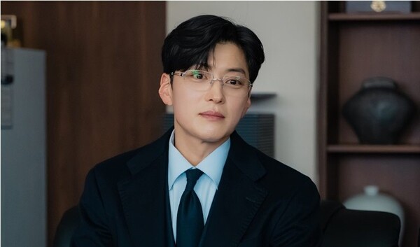 '<b>닥터X</b>' 김지원 잡으러 온 <b>장승조</b>, 음흉한 새 적수