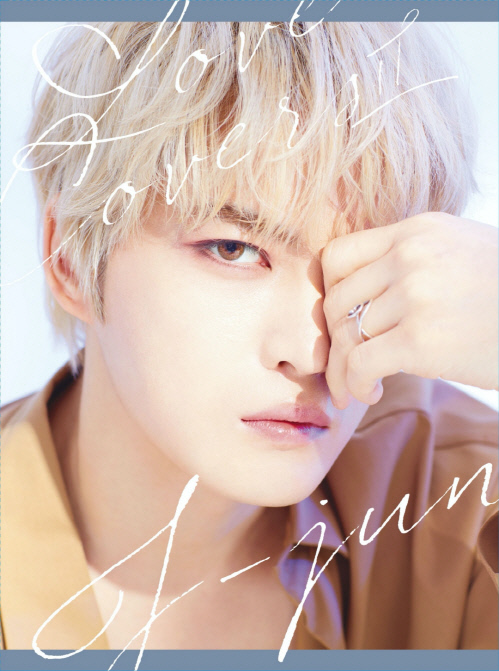 <b>김재중</b>, 日 새 앨범 <b>오리콘</b> 주간 앨범 <b>차트 1위</b>…수익금 일부 기부