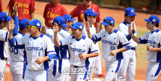 AG 야구 대표팀 <b>와일드카드</b>, 군필자로 뽑으면 어떨까[SS시선]