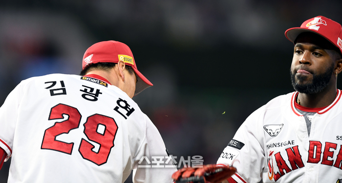 유종의 미 거둔 디펜딩챔피언, SSG 인천 연고 역대 두 번째 최다관중과...