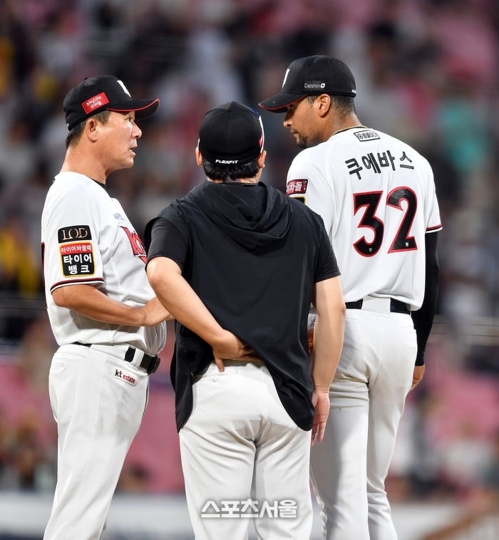 ‘<b>김태한</b> 퓨처스 <b>감독</b>-김호·곽정철 코치 영입’ KT, 2024시즌 코치진 구성 완...