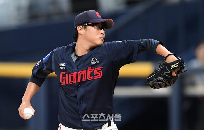 ‘안경에이스’ <b>박세웅</b> vs ‘164’ 사사키 맞대결…<b>롯데</b>, 지바<b>롯데</b>와 17년 ...