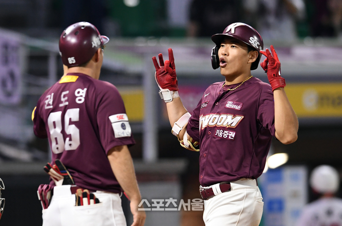 ‘ML 필승조 강판’ 빅게임 킬러 키움 <b>송성문</b> “평생 잊지 못할 하루” [서울...