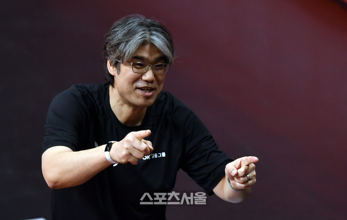 범실 단 6개…‘만족감’ 드러낸 <b>오기노</b> “<b>선수</b>들이 생각하는 배구 했다” [현...