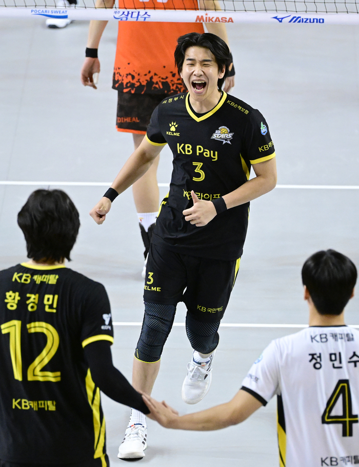 <b>황택의</b> ‘공백’ 메우고 7연승 이끈 세터 이현승 “<b>부담감</b> 컸지만, 더 많...