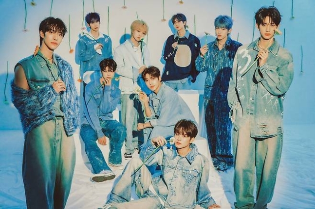 Article thumbnail for UNITE Soars to the Top in Seoul Music Awards' Rising Star Category