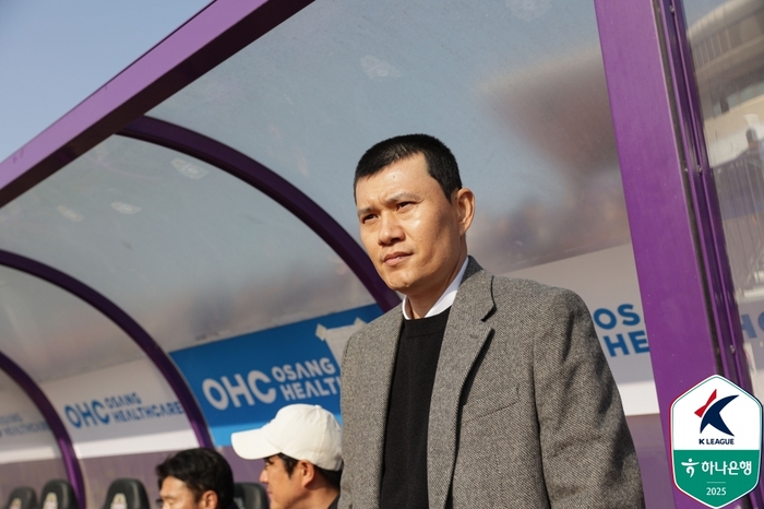 ‘선두’ 황선홍 <b>감독</b>은 홈 경기 부담 극복을, ‘2연승’ <b>정경호 감독</b>은...