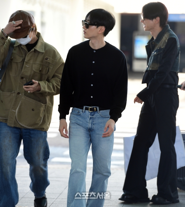 멕시코시티에 smtown 공연차 출국하는 멤버들 패션들이 너무나 멋지네요