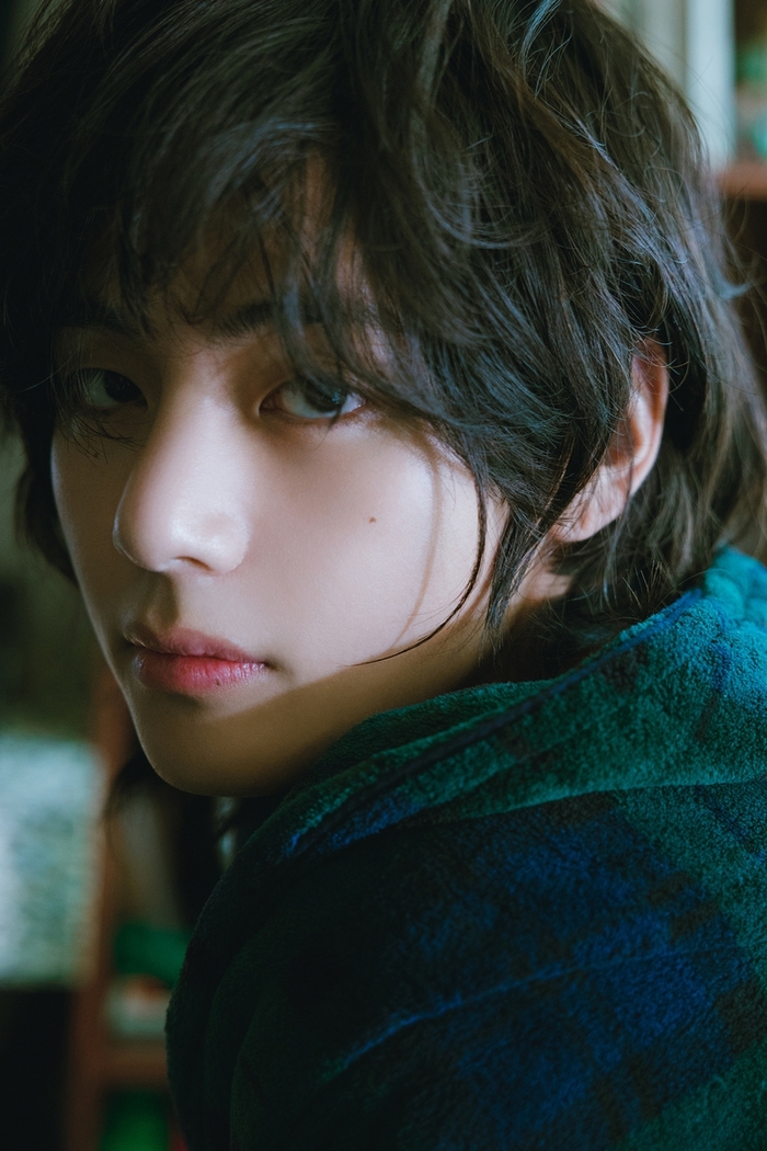 BTS <b>뷔</b>, 솔로파워 입증, ‘<b>슬로댄싱</b>’ 스포티파이 5억 돌파 …‘美·英 ...