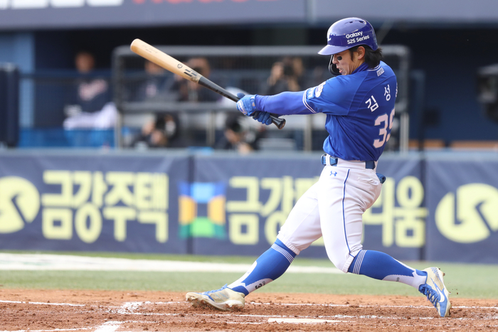 “허벅지 뒷편 불편 느껴” 삼성 <b>김성윤</b>, 2타수 2안타 후 교체…“아이...