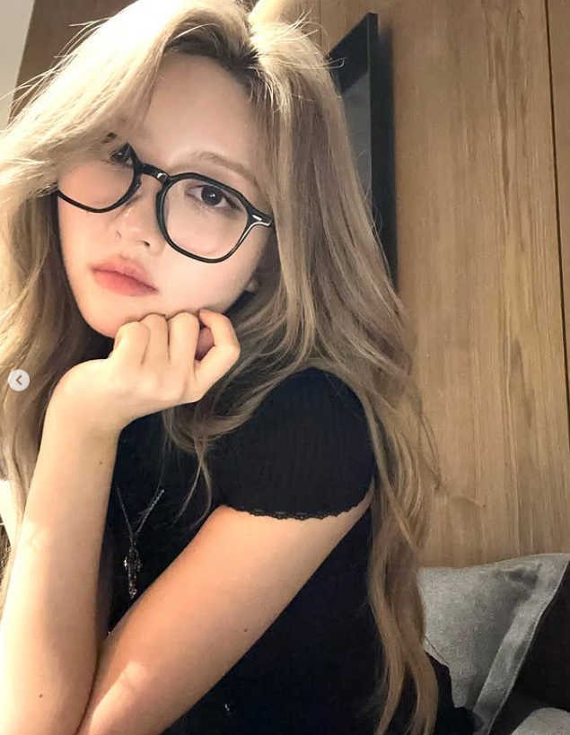 세련되고 우아한 미모를 매일 보여주는 가을님