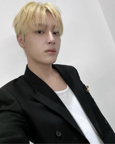 <b>주학년</b>, AV 배우와 성매매 뒤늦게 시인…팀 탈퇴 넘어 법적 처벌 대상