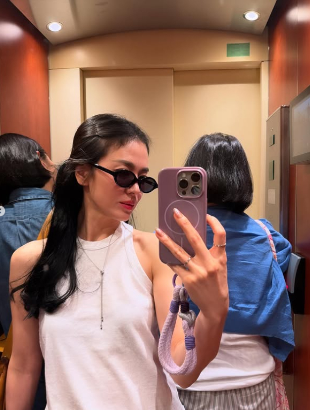 일상 사진도 화보로 만들어버리는 혜교매직