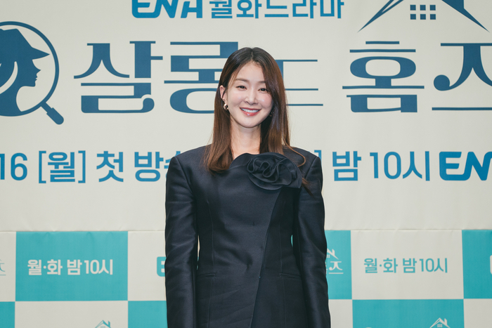 <b>이시영</b>, <b>1억 기부</b>…어린이 환우 치료에 힘