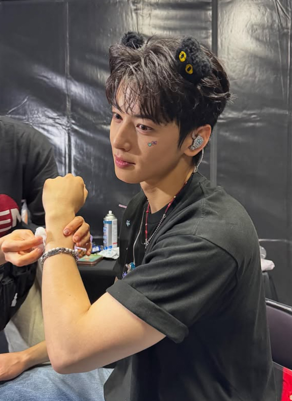 Eunwoo, from his charismatic appearance to his cute appearance