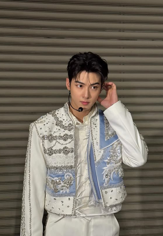 Eunwoo, from his charismatic appearance to his cute appearance