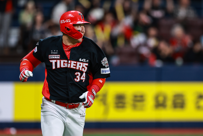 ‘큰 부상 피했다’ <b>최형우</b>, 햄스트링 단순 부종 “천만다행이다”…올...