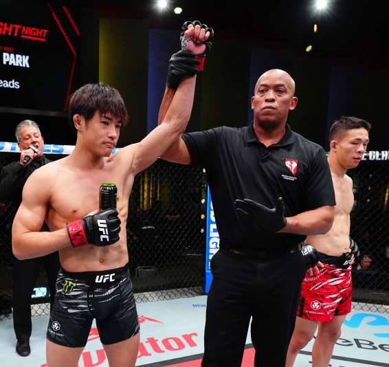 랭킹진입에 실패한 <b>박현성</b>, 랭킹6위 <b>타이라 타츠로</b>의 서브미션에 걸려
