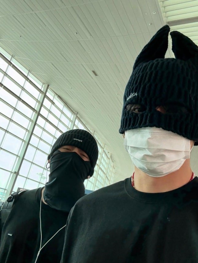 일상 속 털털하고 친근한 모습을 사진으로 공개한 뷔님