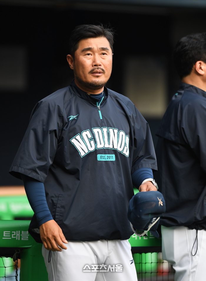 NC ‘안방마님’ 김형준, 더위에 쓰러졌다…<b>박세혁</b>, 16일 <b>한화</b>전 선발 포...