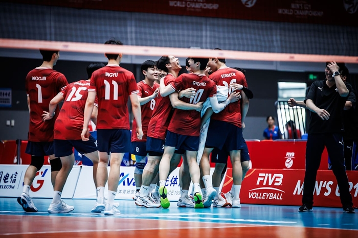 <b>남자</b> <b>U-21</b> 대표팀, 이란에 풀세트 끝 패배…1승 후 2연패