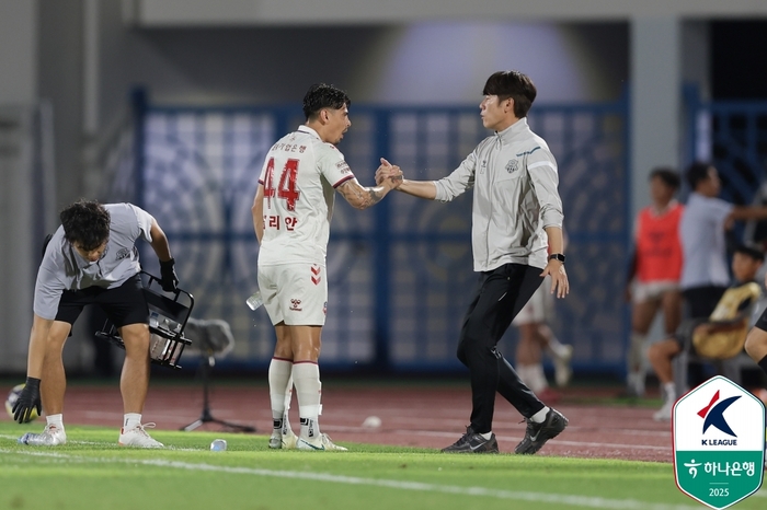 ‘PK실축→추가시간 <b>극장골</b>’ <b>이동경</b>이 끝냈다! <b>김천</b>, 수원FC 3-2 꺾고 6...