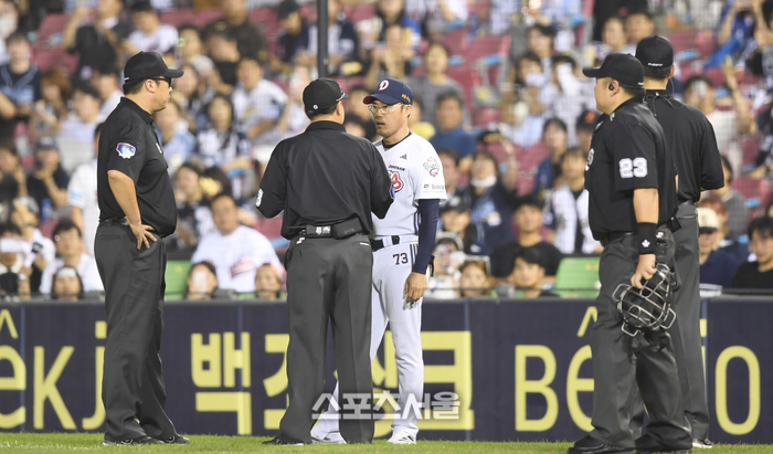 비디오 판독 항의? “번복 안 된다는 거 알지만…” 뿔난 <b>조성환 감독</b>대...