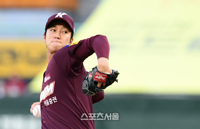 ‘18일 1군 엔트리 등록’ 키움 <b>안우진</b>, 남은 시즌 <b>선수단 동행</b>…“팀에...