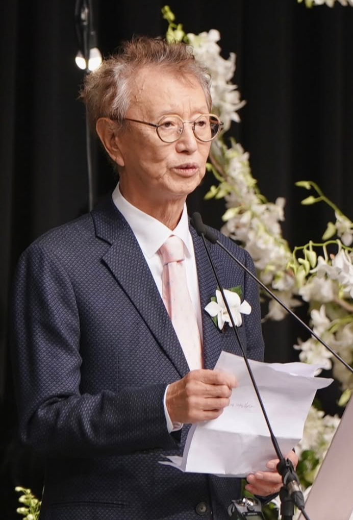 <b>전유성</b>, 生前 <b>묘비명</b> “웃지마, 너도 곧 와”…마지막까지 웃음 남기고...