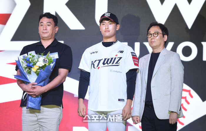 ‘<b>박지훈</b> 2억6000만-4R 임상우 8000만’ KT, 2026 신인 선수 <b>계약 완료</b>