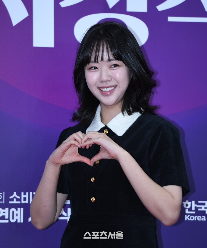 <b>지예은</b>, <b>갑상선 질환</b>으로 활동 중단? 소속사 “개인 정보”