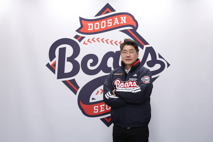‘<b>김원형호</b>’ <b>코치진</b>, ‘<b>두산</b> 레전드’ 합류…홍원기 수석·손시헌 QC코...