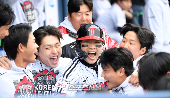 [포토] <b>홈런</b> 치고 <b>환호</b>하는 <b>박해민</b>
