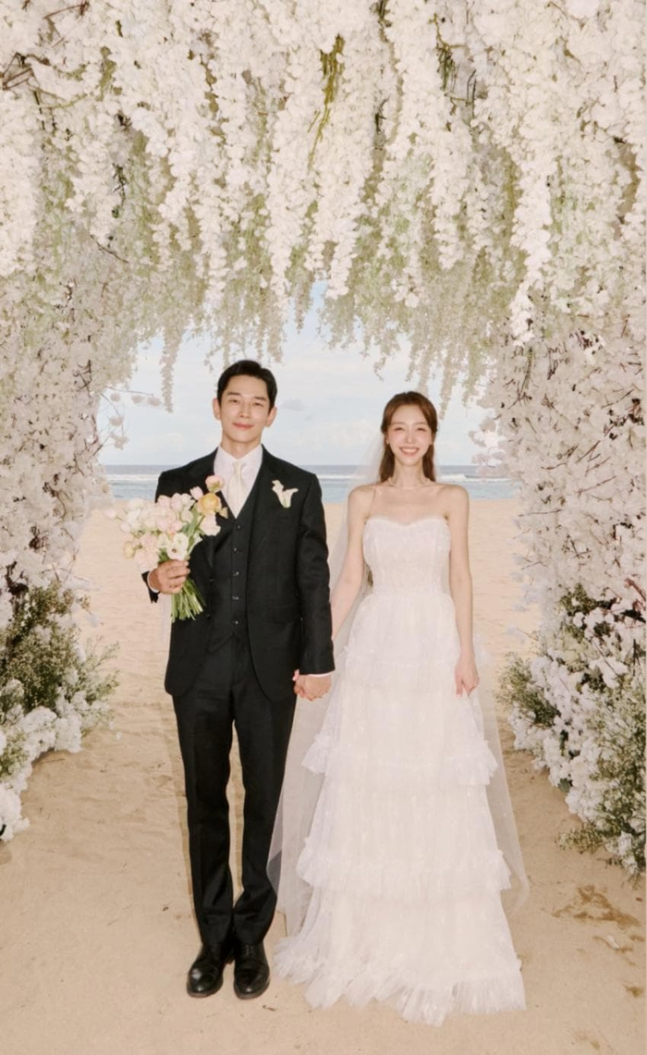 온주완♥민아, 웨딩사진 공개 “완벽한 선남선녀”