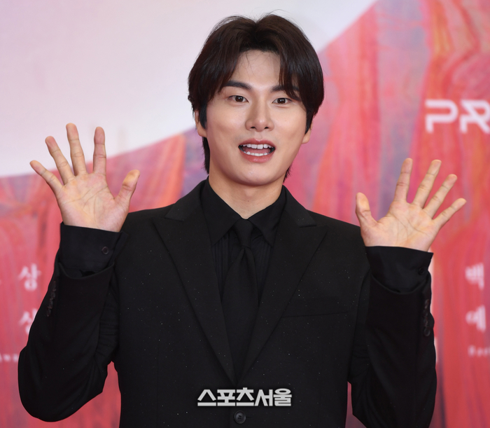 이이경, AAA ‘<b>유재석 패싱</b>’ 해명 “그럴 이유 없어”