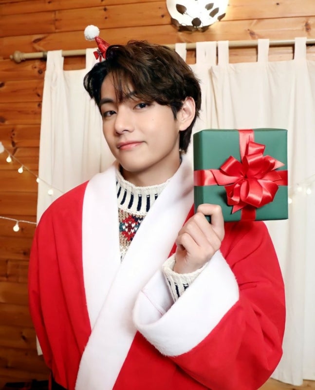 How V Caused a Viral Marketing Moment in 13 Seconds