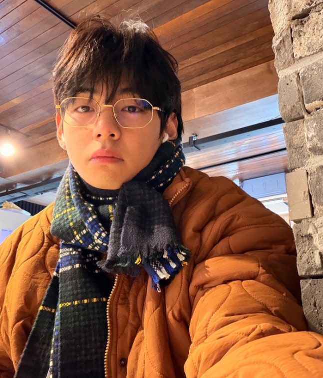 겨울의 일상과 음악 나이를 공개한 귀여운 뷔
