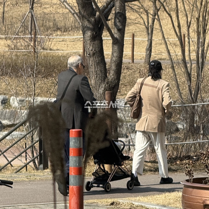 hong sang soo kim min hee child