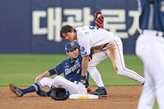 ‘삼성 날벼락’ 구자욱, 갈비뼈 미세 실금…‘복귀 시점’ 가늠 안 돼→“통증부터 사라져야” [SS메디컬체크]