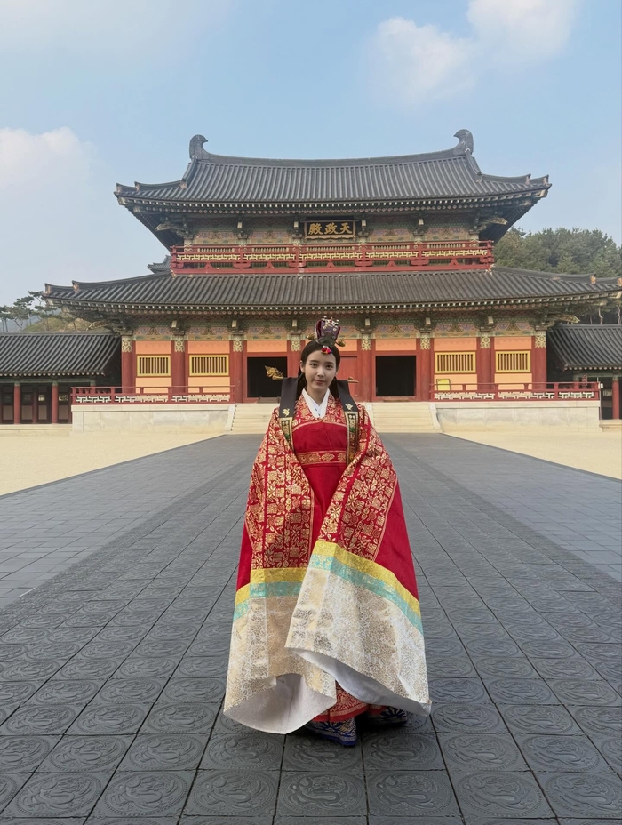 “어? 여긴...” 아이유 , 8년 전 ‘달의 연인’ 촬영지서 혼례!