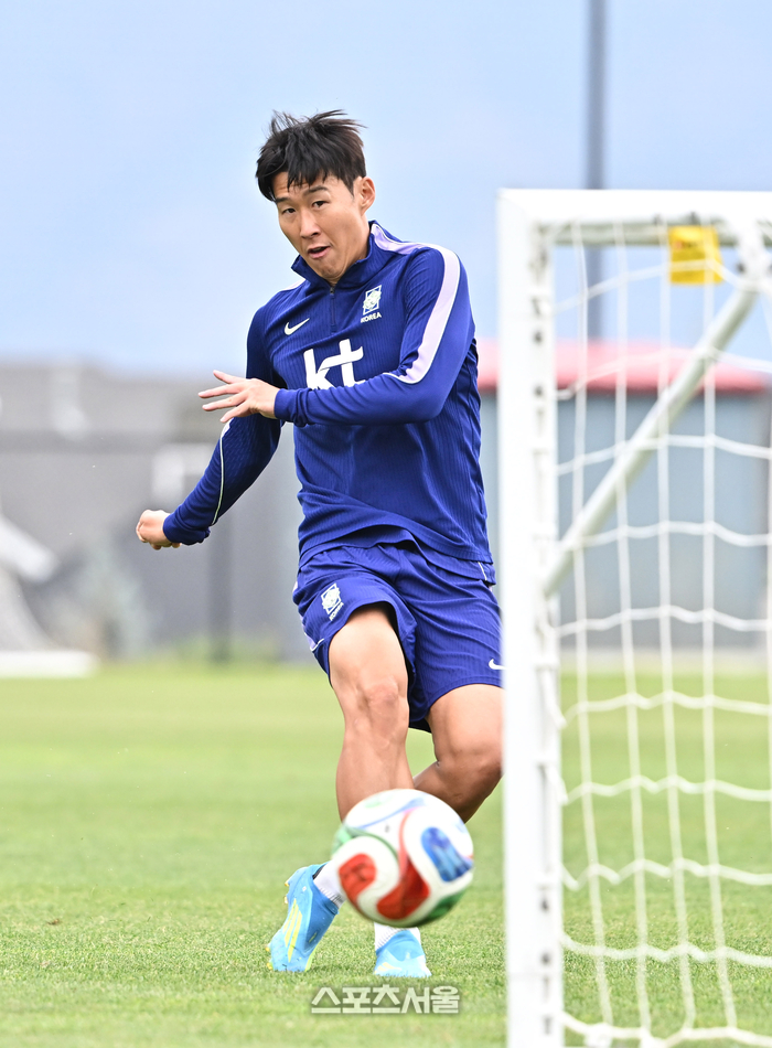 ‘손흥민 원톱·카스트로프 윙백’ <b>홍명보호</b>, FIFA 102위 트리니다드 상...