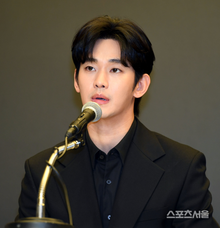 김수현, 1년 만에 복귀 신호탄…광고 촬영 확정