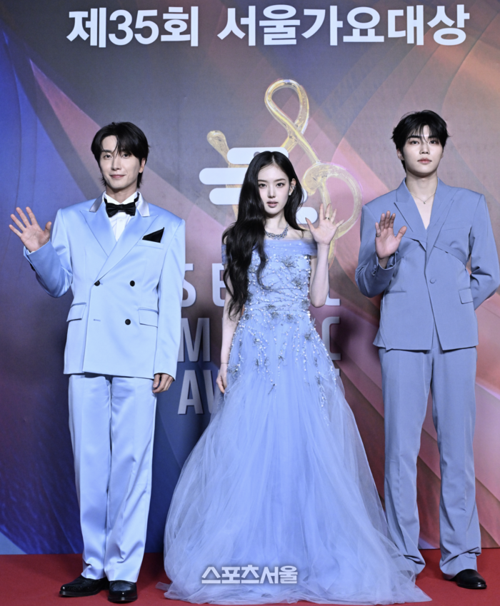 [제35회 서울가요대상 SMA 레드카펫] MC 이특·이솔·박건욱